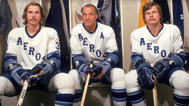 gordie-howe-sons-neil-leifer.jpg